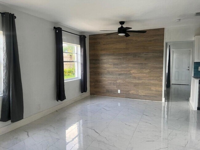 Photo - 2340 Avenue M