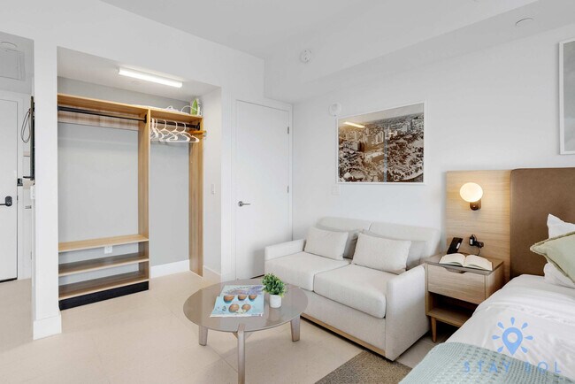 Building Photo - 601 NE 1st Ave Unit ID1227551P