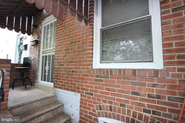 Building Photo - 1535 K St SE