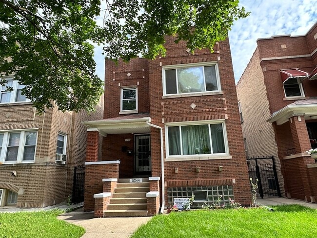 Building Photo - 5244 W Altgeld St