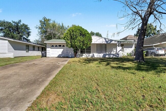 Photo - 5711 Ridgeway Dr