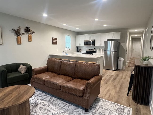 Building Photo - 1249 Kinsmoor Ave Unit SI ID1460947P