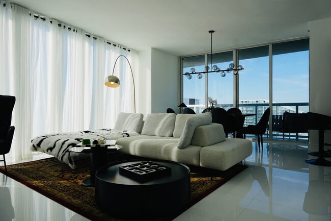 Photo - 631 Brickell Ave Unit ID1353248P