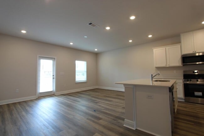 Photo - 323 Callie Dr