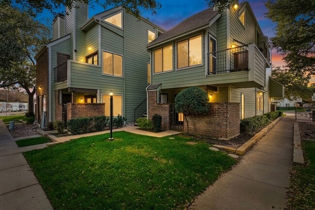 Photo - 3101 Sondra Dr Unit 201
