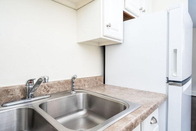 Photo - 2009 Bryant Ave S