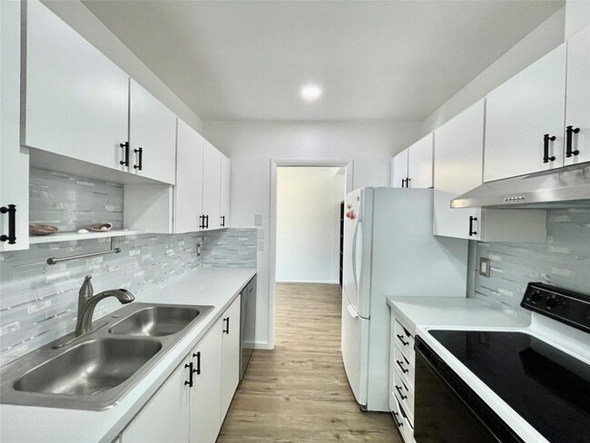 Photo - 400 N Riverside Dr Unit 403