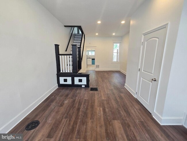 Building Photo - 2613 Oakford St