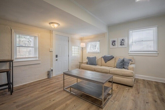 Building Photo - 840 Bobbin Mill Rd Unit ID1302846P