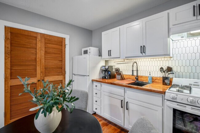 Photo - 4952 Polk St Unit SI ID1531101P