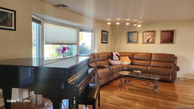 Photo - 101 Wayne St