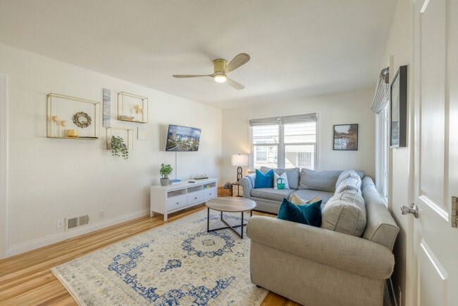 Building Photo - 356 E Utopia Ave Unit ID1249886P