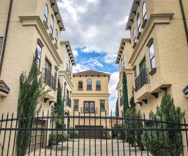 Building Photo - 1432 W 21st St Unit F