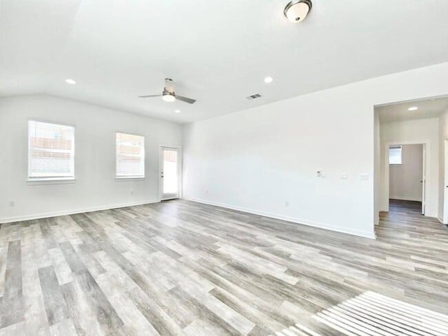 Photo - 7925 Linnie Ln