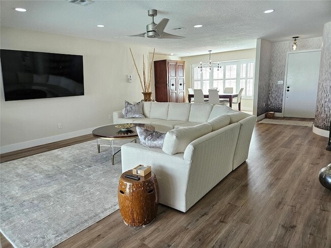 Photo - 917 S Gondola Dr