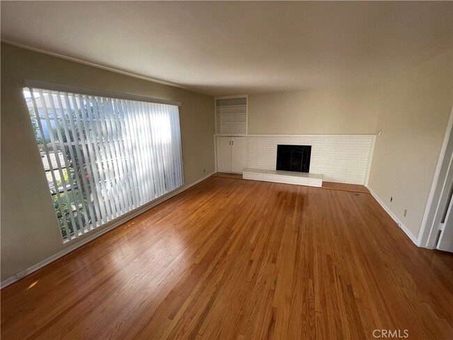 Photo - 823 La Cadena Ave