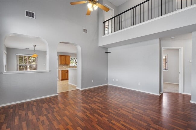 Photo - 1713 Darjeeling Dr