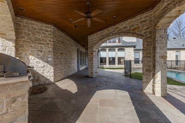 Photo - 6416 Dykes Way