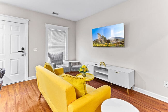 Photo - 701 E Kirby St Unit ID1228637P