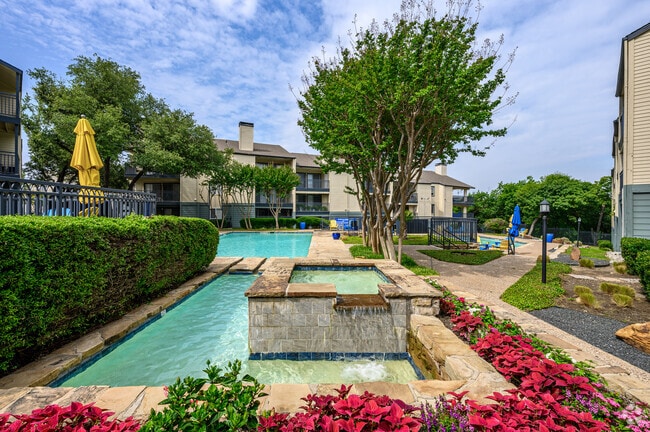 Resort Style Pool & Spa - Rock Creek