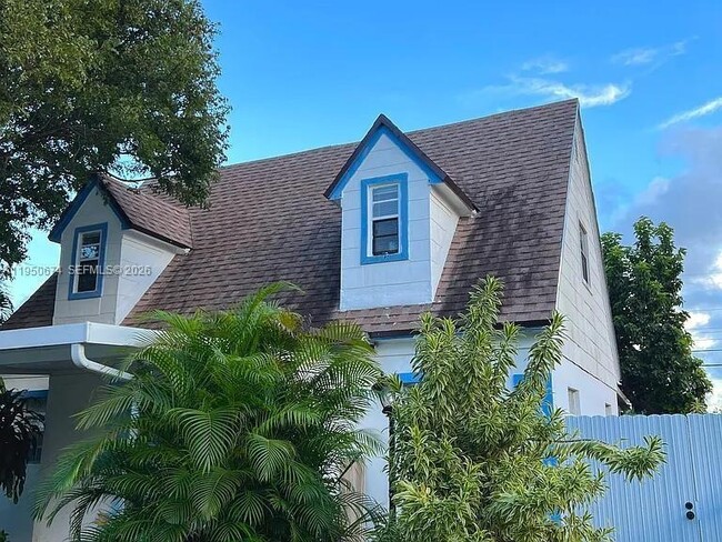 Photo - 1990 NE 183rd St