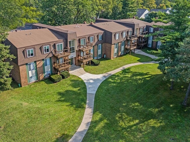 Open, Green Lawn Space - Pine Lake Manor