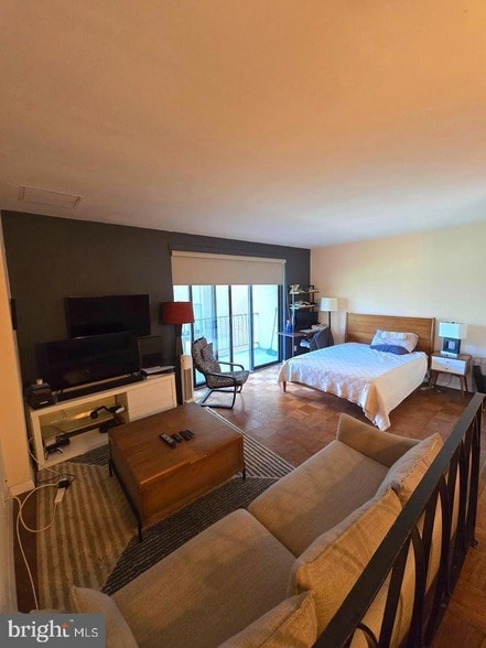 Photo - 2201 L St NW Unit 820