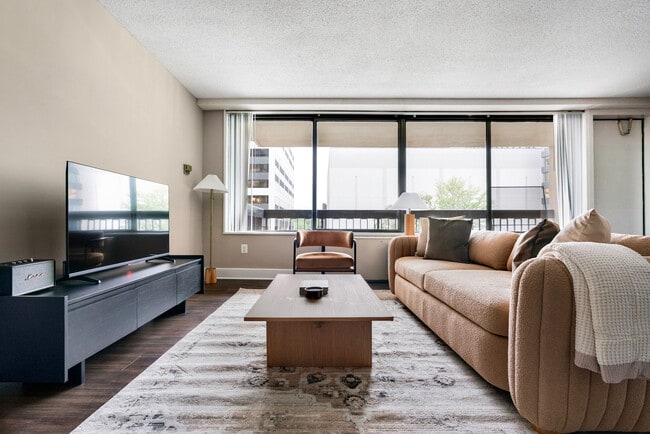 Photo - 1515 Richmond Hwy Unit ID8654A