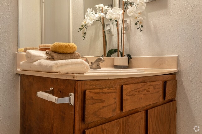 Bathroom - Oaks of Ashford Point - Briar Village