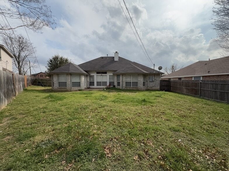 Photo - 317 Oak Meadow Ln