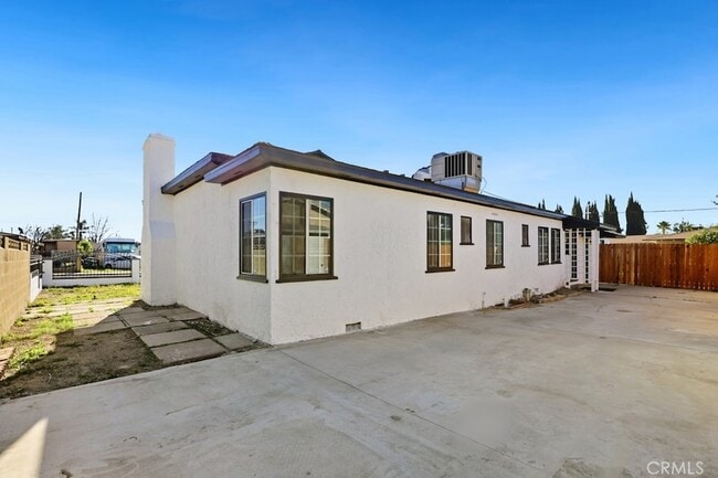 Photo - 7726 Blanchard Ave