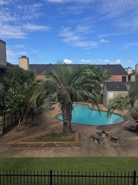 Building Photo - 16111 Aspenglen Dr Unit 806