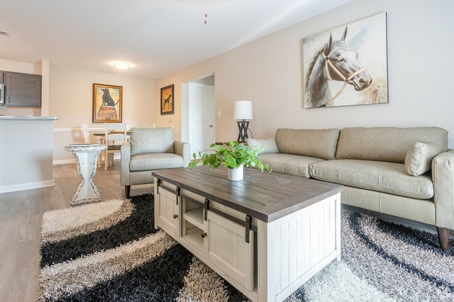 Building Photo - Crestwood Commons