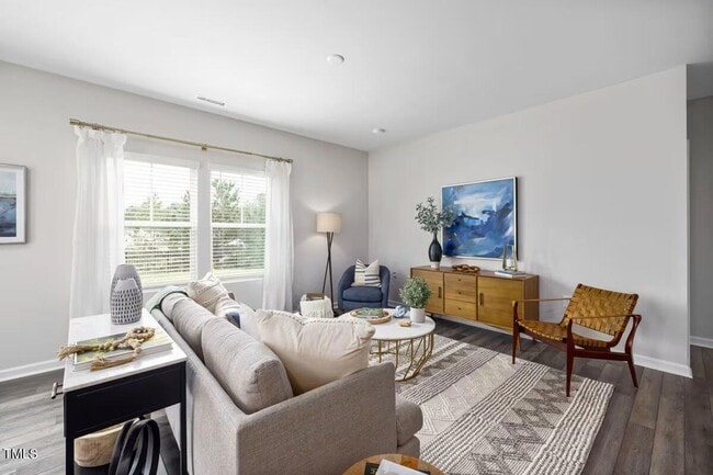 Photo - 713 Hough Pond Ln