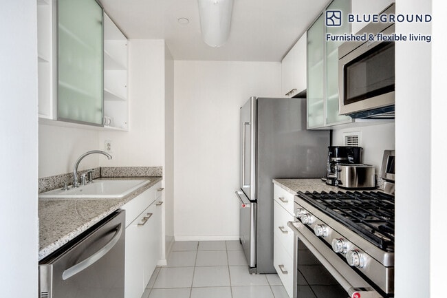 Photo - 180 W 20th St Unit FL17-ID1202