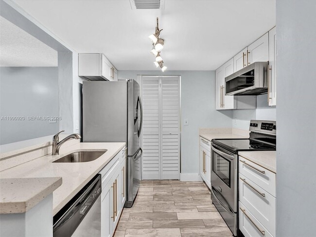 Photo - 9777 Westview Dr Unit 1114