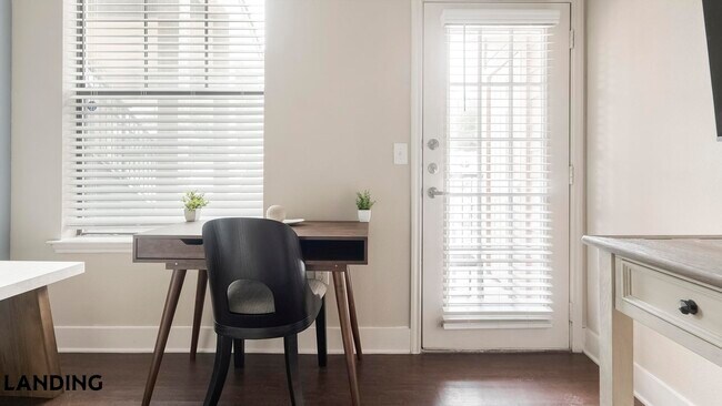 Photo - 7500 I-35 Unit 827