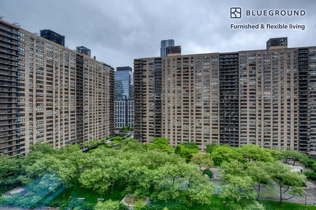 Photo - 180 Riverside Blvd Unit FL17-ID846