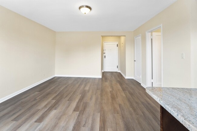 Photo - 210 Woodcliff Ave Unit 3F