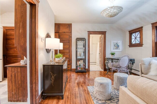 Photo - 3073 Fairmount Blvd Unit ID1288914P