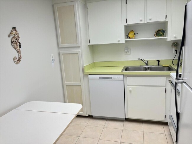 Photo - 612 Bird Bay Dr S Unit 112