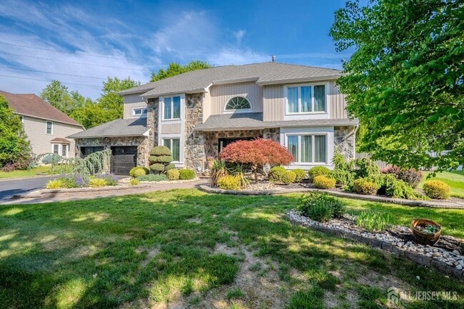 Photo - 61 Amherst Way