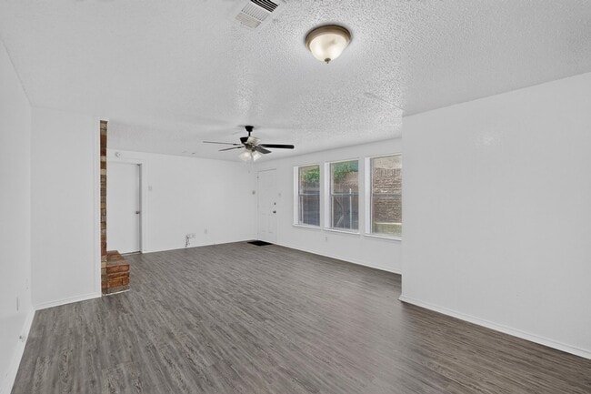 Photo - 6120 Cypress Point Dr