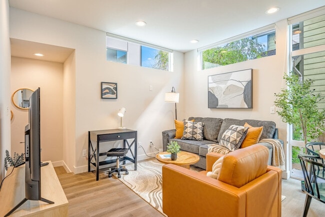 Photo - 1609 S Washington St Unit SI ID1035897P