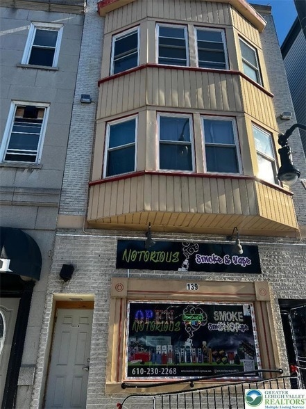 Building Photo - 139 N 7th St Unit 2R