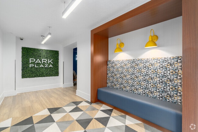 Lobby - Park Plaza