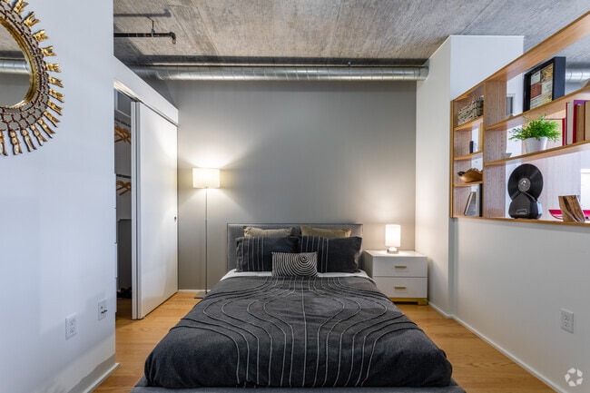 Studio, 1BA - 538 SF - Cyan/PDX