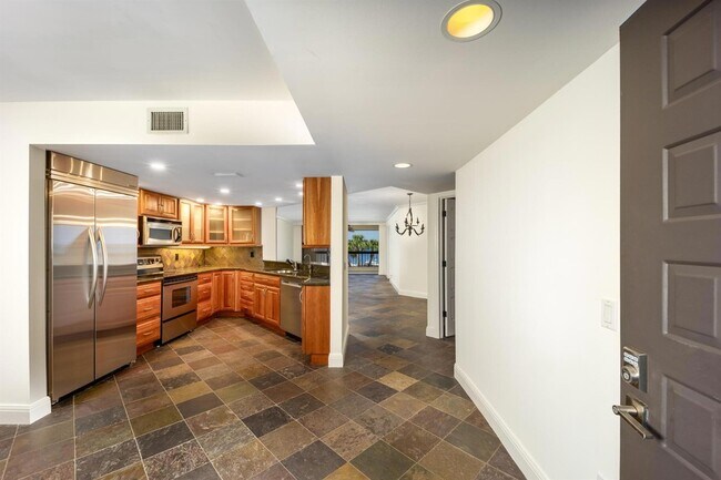 Photo - 625 NW North River Dr Unit 303