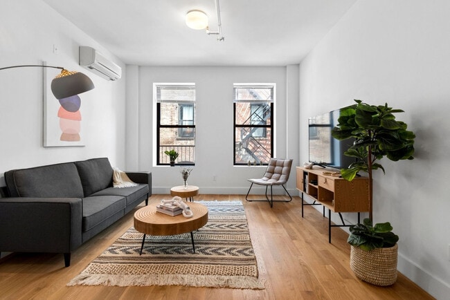 Building Photo - 517 W 45th St Unit SI ID1224963P