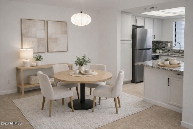 Photo - 925 N College Ave